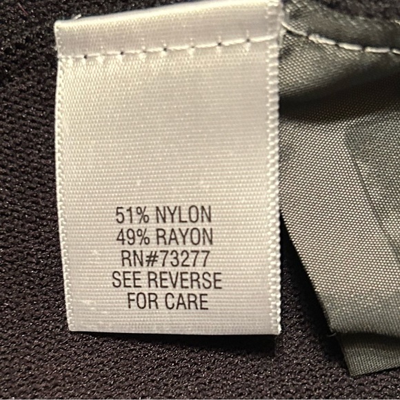 Simply Vera Simple Black Dress PL - Picture 3 of 3